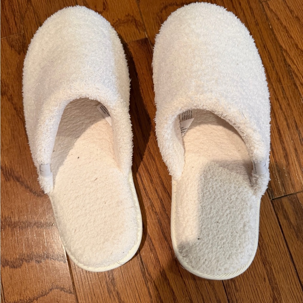 Barefoot Dreams Cream Slippers